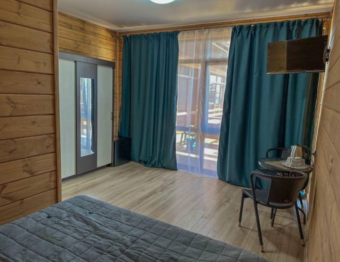 Полулюкс Полулюкс 2-местный - Гостиница «Лилия» Гудаута